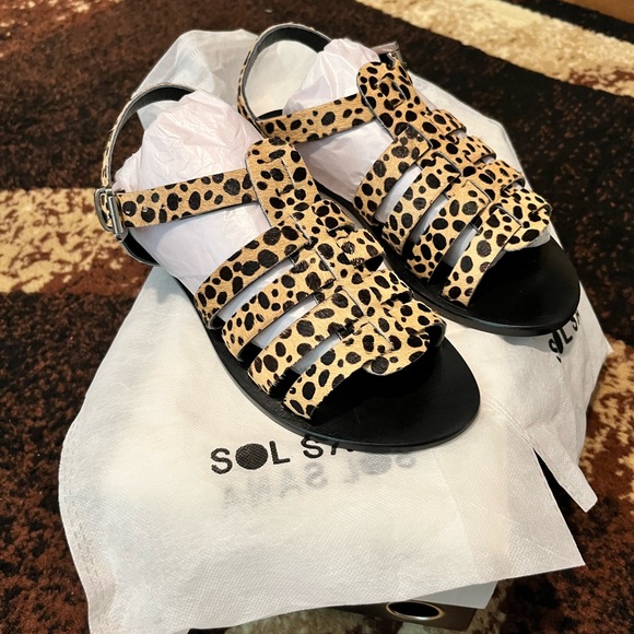 New Sandals - Picture 1 of 4